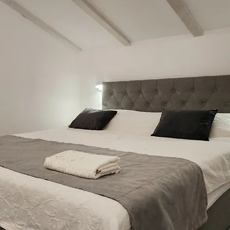 Babilon 3* Zaton (Dubrovnik-Neretva)